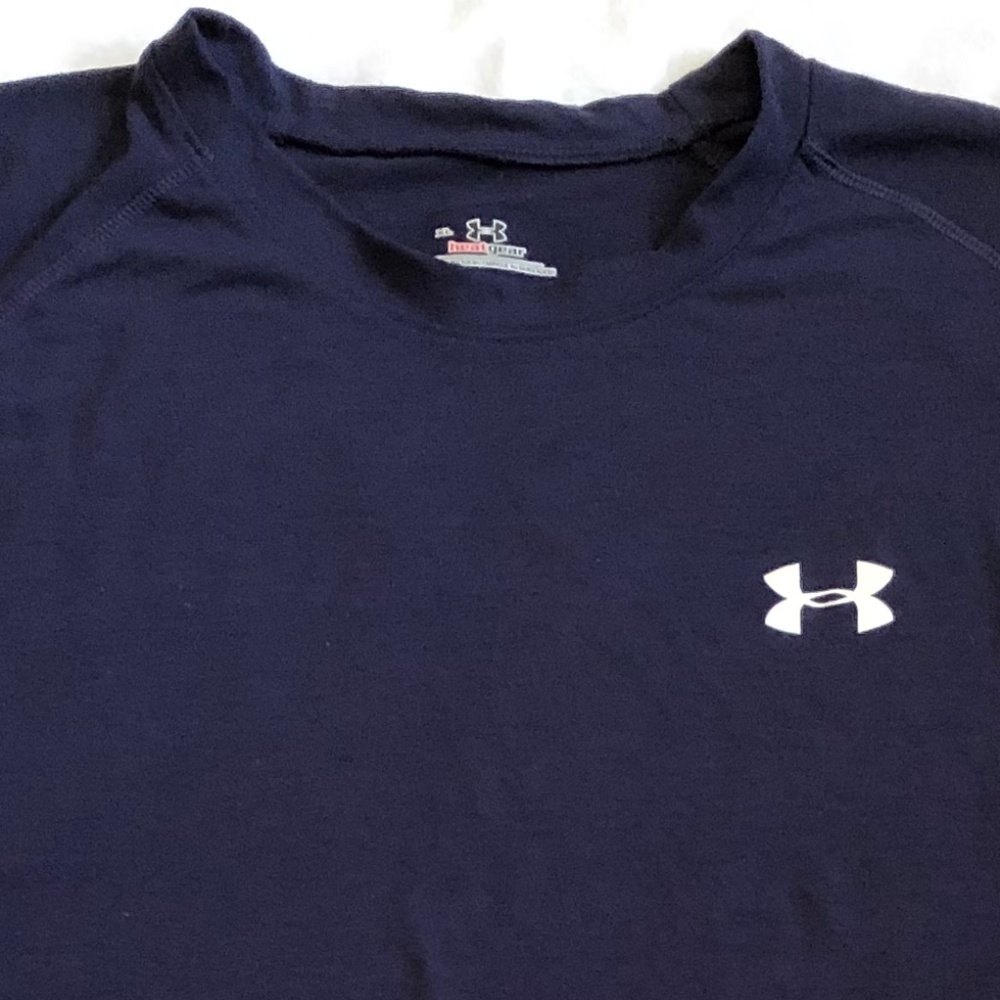 Men's Under Armour T-Shirt - EUC